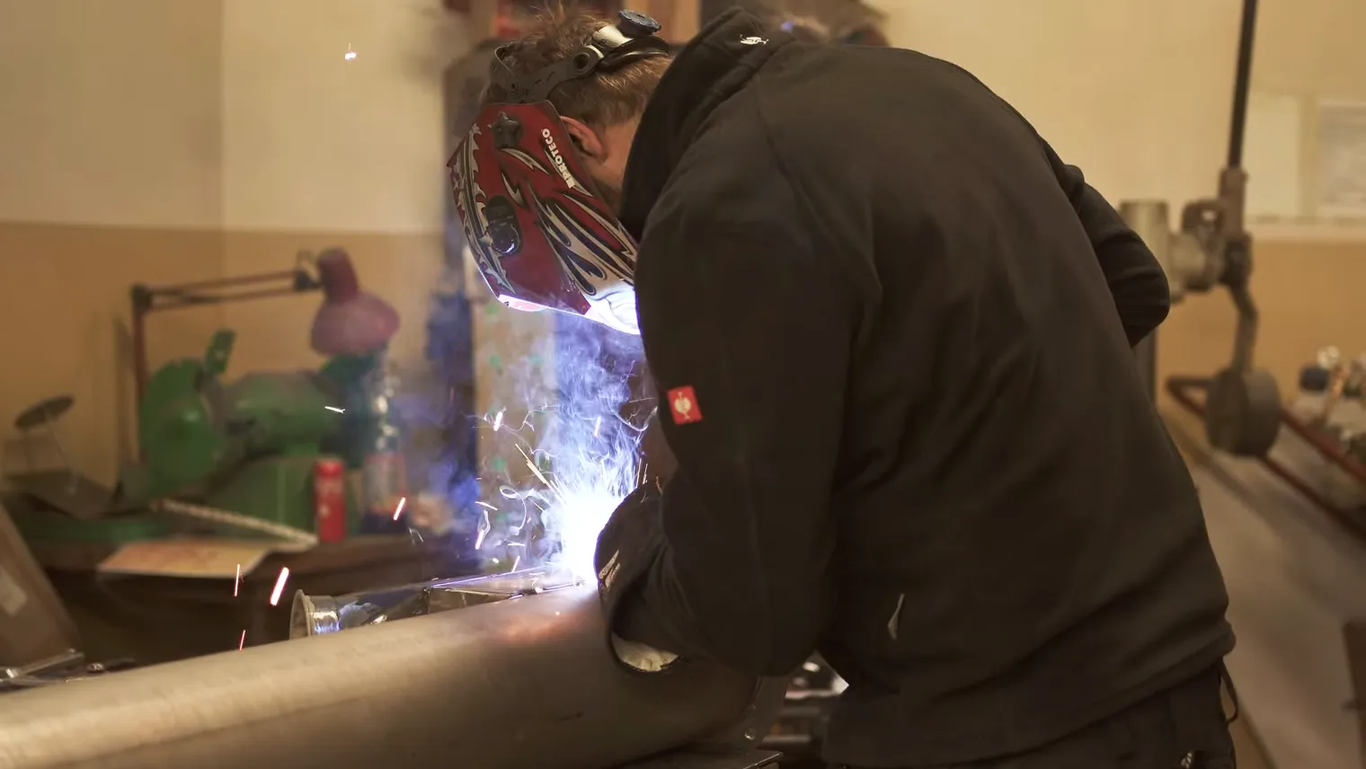 Monteure der FRÖHLICH GmbH bei der Anlagenmontage